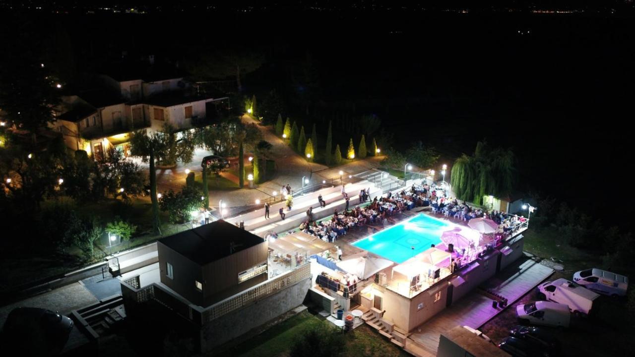 Trasimeno 2 Apartment Casamaggiore Bagian luar foto